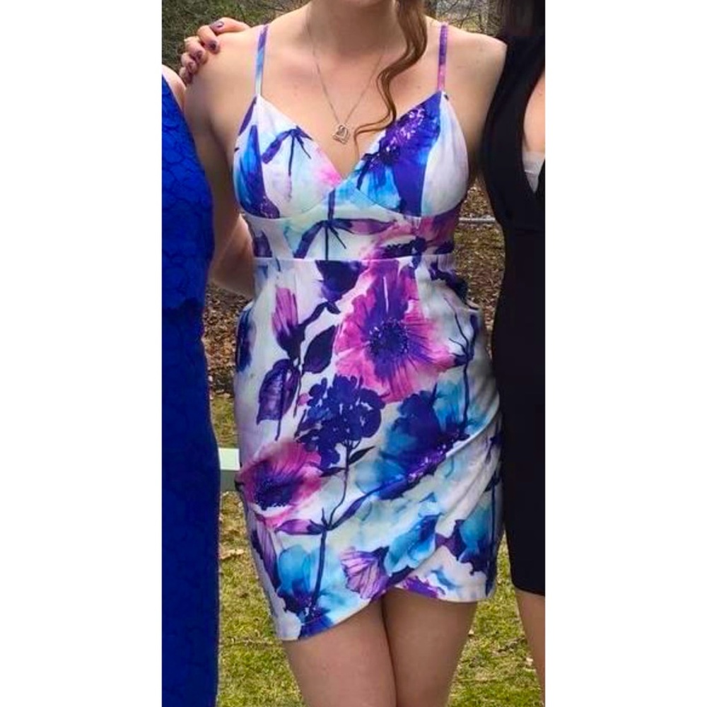 Beautiful Floral Summer Dress - Size Medium